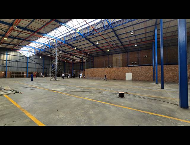 6,932M² WAREHOUSE TO LET IN SPARTAN